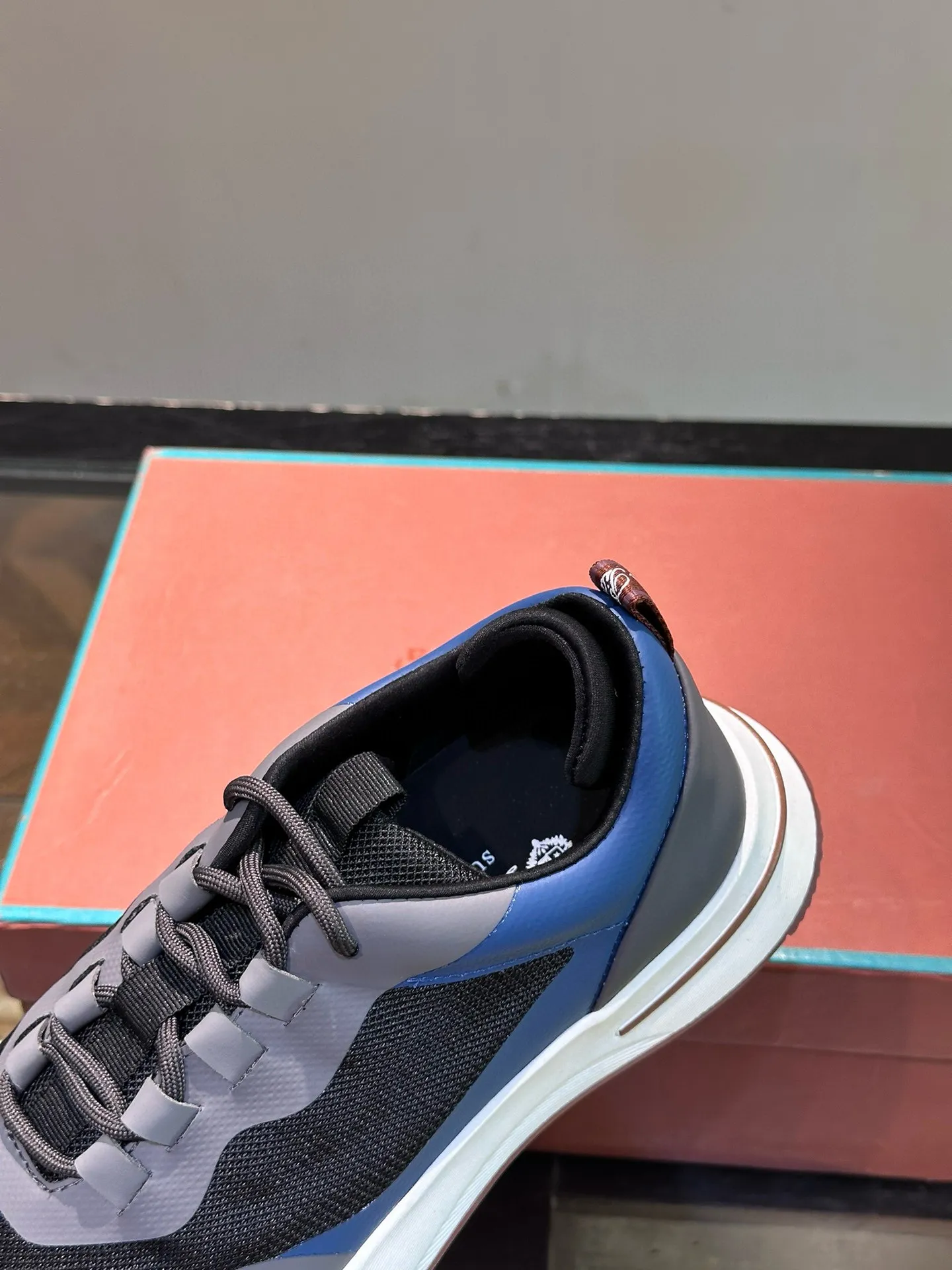 Factory price: 540💰Loro men's shoes💰iana niche Loro classic jogging shoes, men's lace-up casual shoes and sneakers, high-quality lightweight and comfortable fabrics, suitable for outdoor leisure, the color scheme is young and energetic, and it looks great with sportswear or casual suits! Size: 39-45 (38, 46 customized)